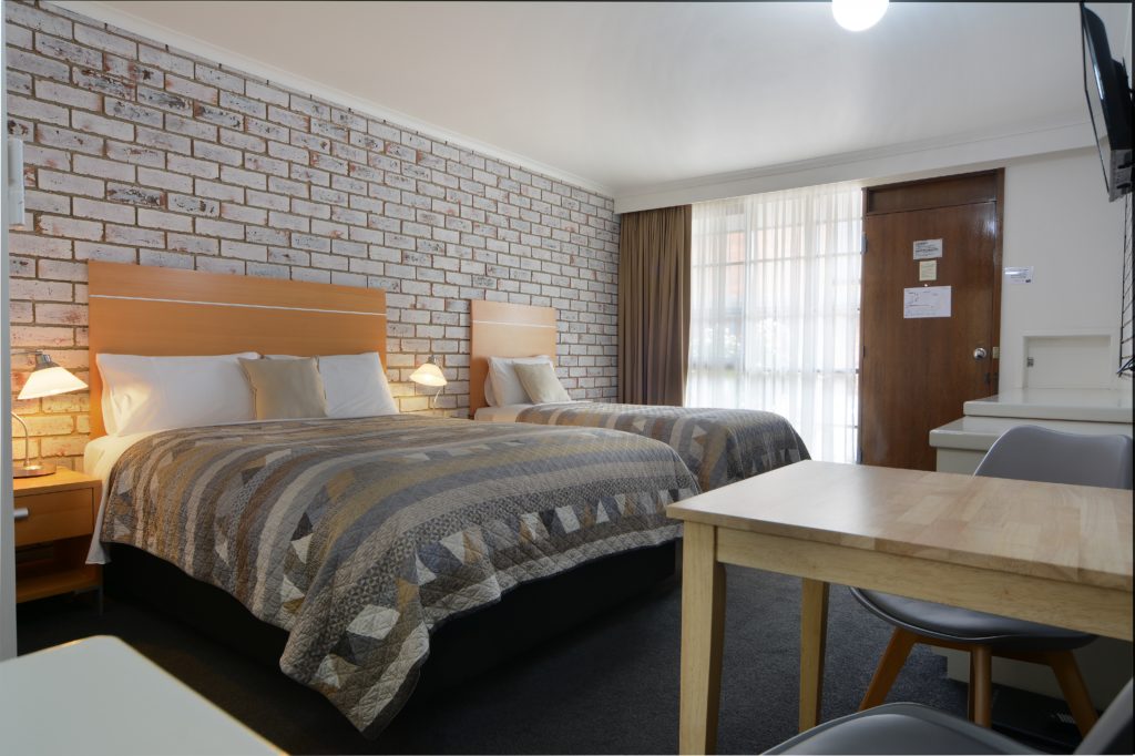 Deluxe Queen + Single Room The Heritage Bendigo